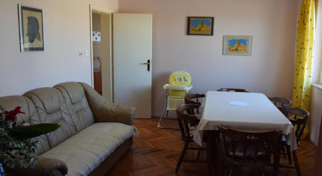 Apartment Julietta Пироваць Екстер'єр фото
